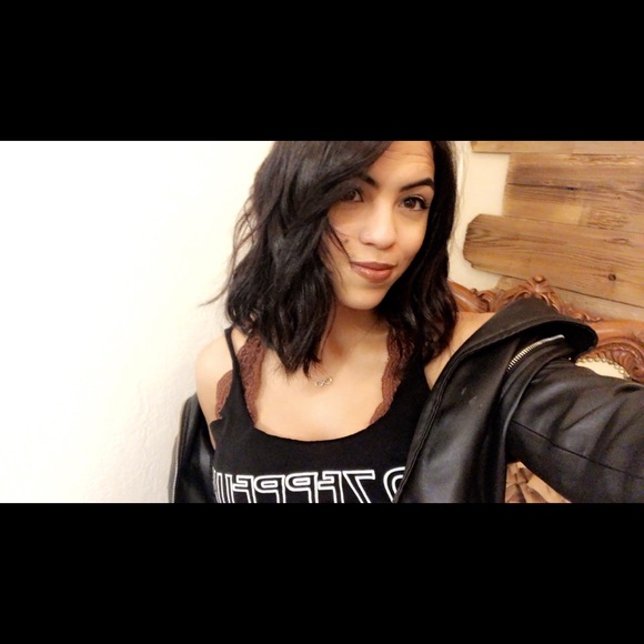 Meet your posher! - Picture 3 of 3